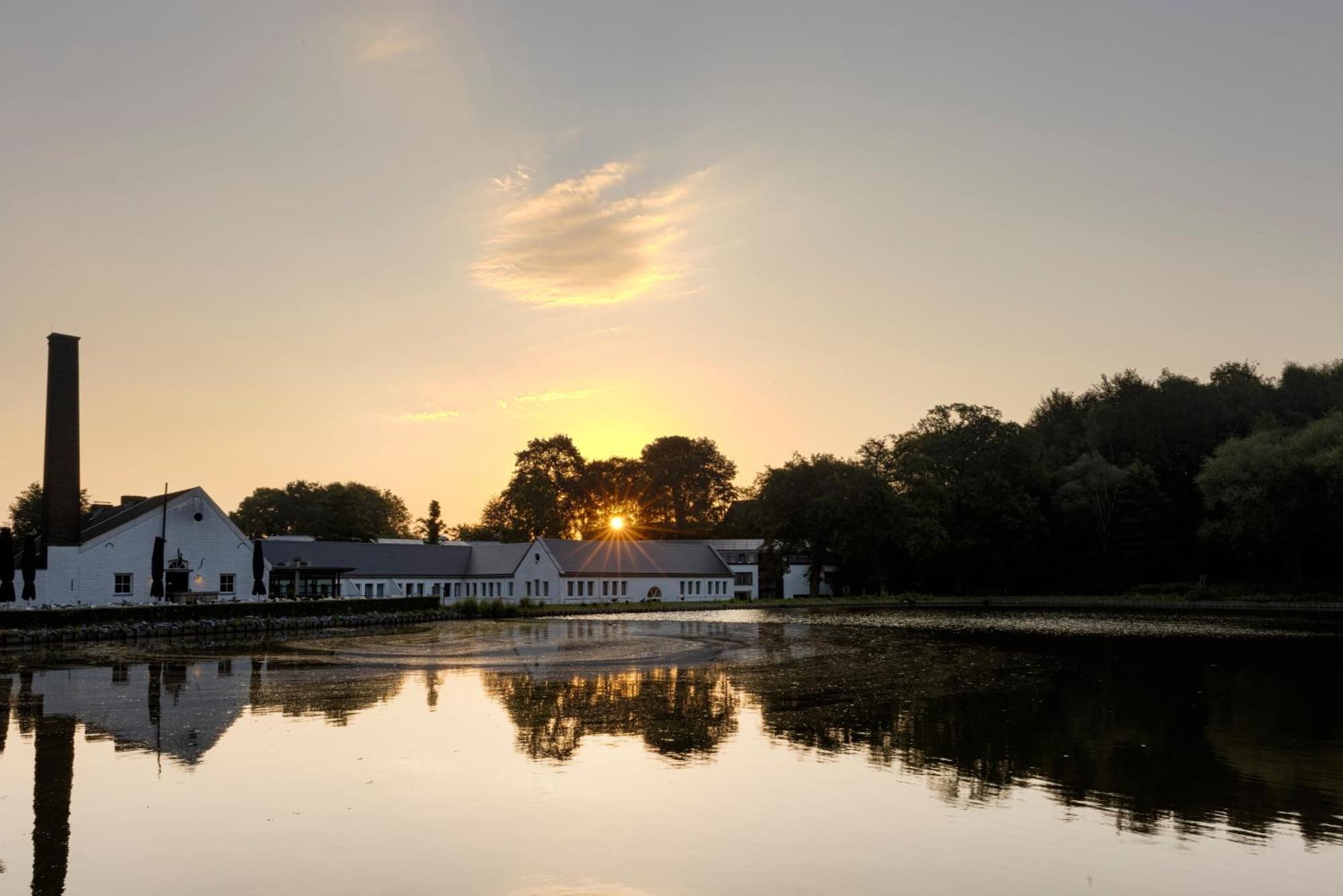 Отель Bilderberg Kasteel Vaalsbroek Экстерьер фото